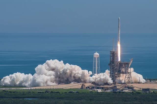 spacex-2657091_640