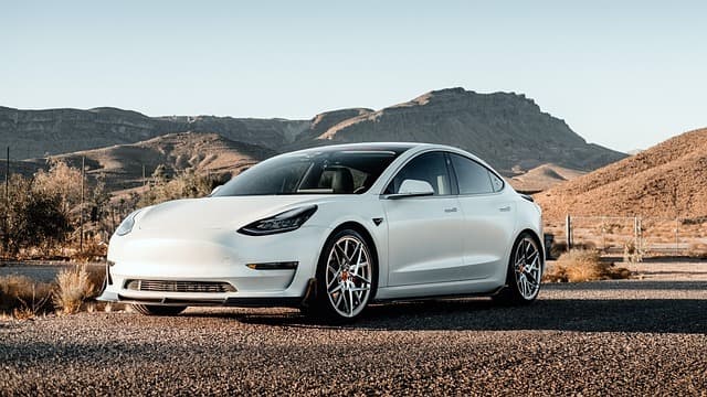 Tesla’s New Self-Driving Computer Faces Early Failures